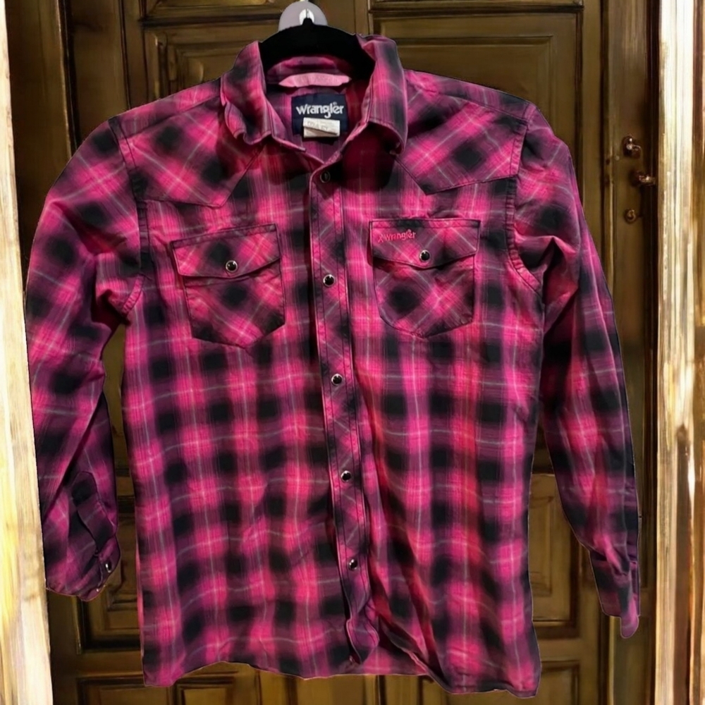 Size Large (junior) Wrangler Shirt